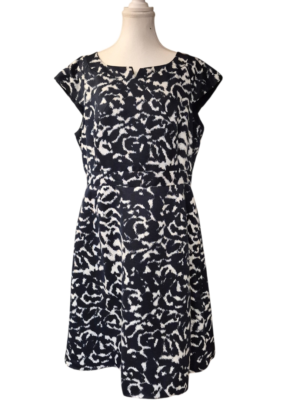 Alex Marie Navy and White Abstract Cap-Sleeve Midi Dress